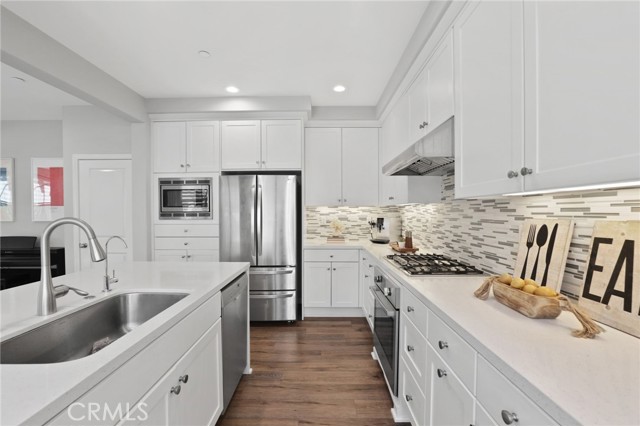 Detail Gallery Image 18 of 66 For 116 Nature Walk, Irvine,  CA 92618 - 3 Beds | 3/1 Baths