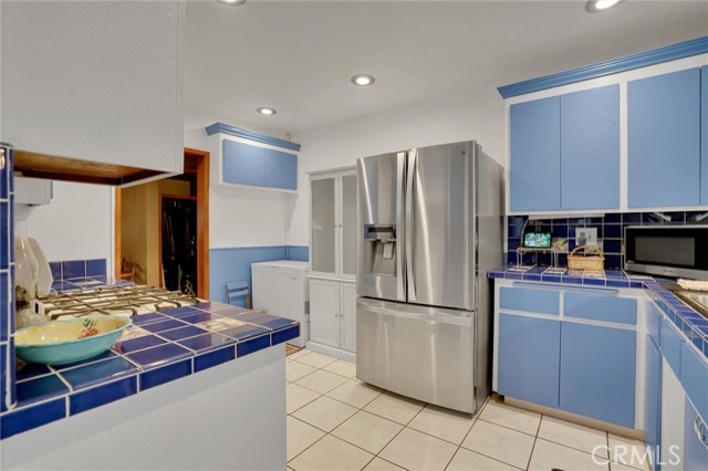 Detail Gallery Image 18 of 40 For 13703 Bluegrove Ave, Bellflower,  CA 90706 - 4 Beds | 2 Baths