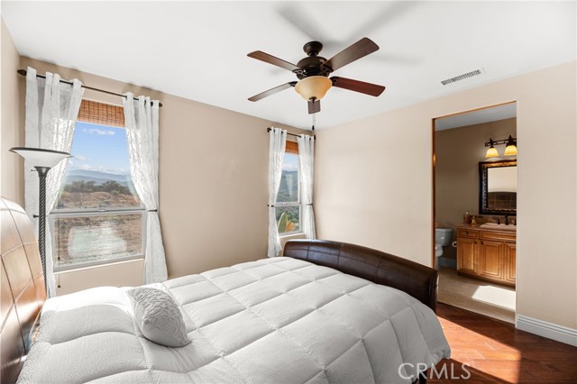 37654 Calle De Lobo, Murrieta CA: https://media.crmls.org/medias/cd714437-d232-40f0-943d-5bf445e43b08.jpg