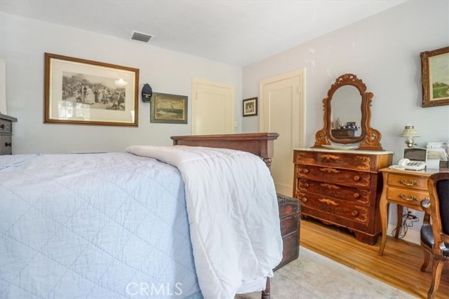 2270 E Orange Grove Boulevard, Pasadena CA: https://media.crmls.org/medias/cd715f41-0fc1-4006-817b-2ddcc7e7c3f0.jpg