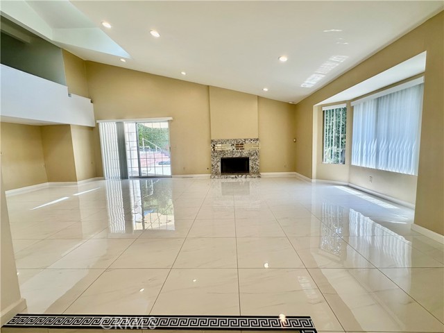 Detail Gallery Image 8 of 49 For 2255 E Chevy Chase Dr, Glendale,  CA 91206 - 4 Beds | 3 Baths