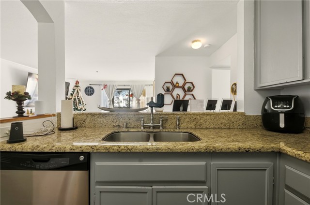 Detail Gallery Image 7 of 26 For 3980 Faircross Pl #17,  San Diego,  CA 92115 - 2 Beds | 2 Baths