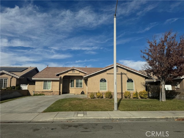 Detail Gallery Image 1 of 29 For 5751 Marseilles Dr, Palmdale,  CA 93552 - 4 Beds | 3 Baths