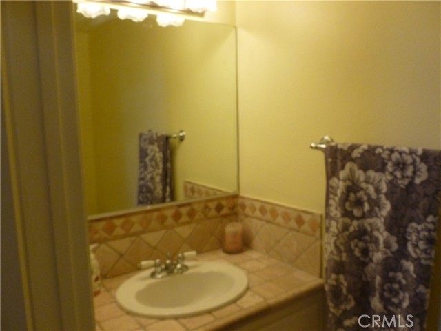 Detail Gallery Image 15 of 42 For 14030 Simshaw, Sylmar,  CA 91342 - 3 Beds | 2/1 Baths