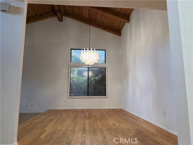 Detail Gallery Image 3 of 29 For 9201 Paso Robles, Northridge,  CA 91325 - 4 Beds | 4 Baths