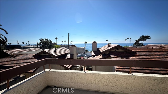 Detail Gallery Image 8 of 11 For 542 N Coast Hwy, Laguna Beach,  CA 92614 - 2 Beds | 2/1 Baths