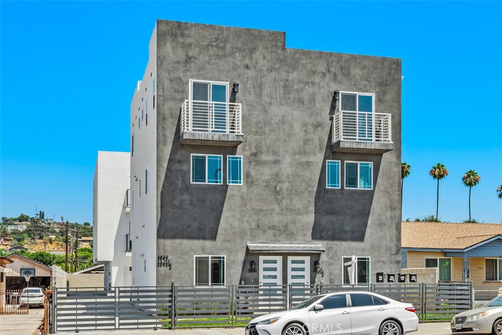 3843 E Cesar Chavez Boulevard — image 1