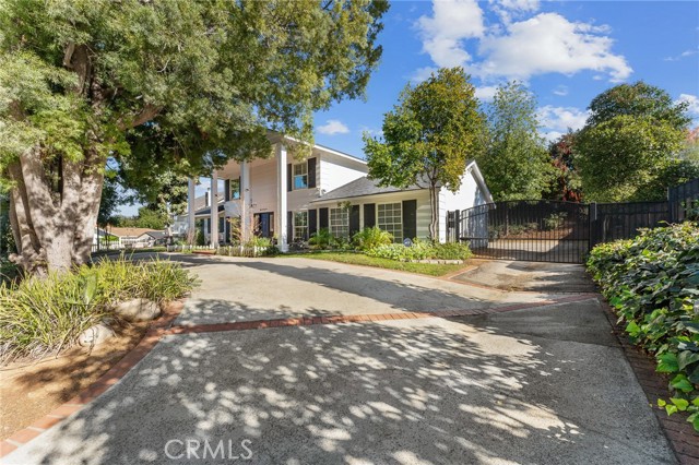 Detail Gallery Image 4 of 45 For 1525 Garden St, Redlands,  CA 92373 - 5 Beds | 2/1 Baths