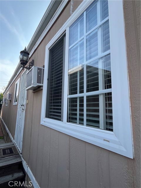 Detail Gallery Image 5 of 49 For 1081 Arrow Hwy, Azusa,  CA 91702 - 3 Beds | 2 Baths