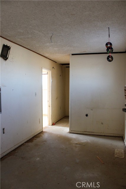 Detail Gallery Image 7 of 22 For 1561 Shoshone Valley Rd, Twentynine Palms,  CA 92277 - 2 Beds | 1 Baths