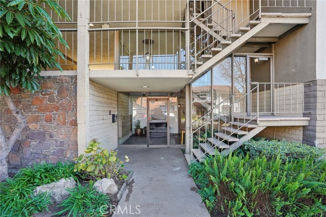 Detail Gallery Image 33 of 33 For 100 Hermosa Ave 3a,  Long Beach,  CA 90802 - 2 Beds | 2 Baths