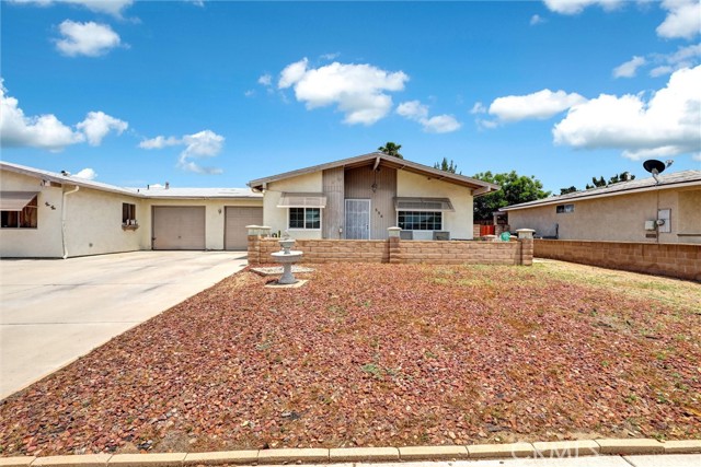 Detail Gallery Image 3 of 42 For 556 San Marino, Hemet,  CA 92545 - 2 Beds | 1 Baths