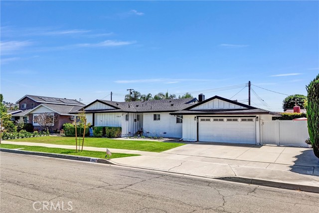 1947 N Sacramento Street, Orange CA: https://media.crmls.org/medias/cd76bd57-fcf1-4f03-892d-2d197e1871c9.jpg