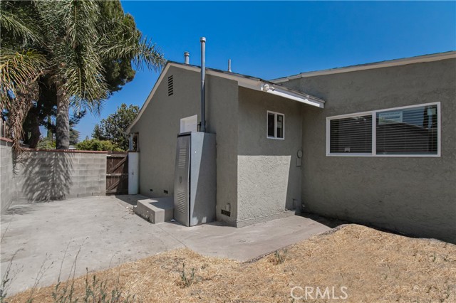 10915 Whitaker Avenue, Granada Hills CA: https://media.crmls.org/medias/cd76ffcb-3f83-42ac-ad5a-9aa194b4cbf7.jpg