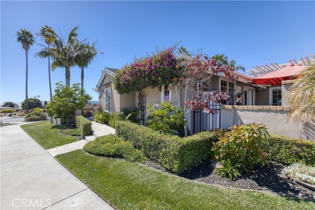 226 Encanto Avenue, Pismo Beach CA: https://media.crmls.org/medias/cd7729c0-b44a-4ab9-b20e-5f37b4e303b6.jpg