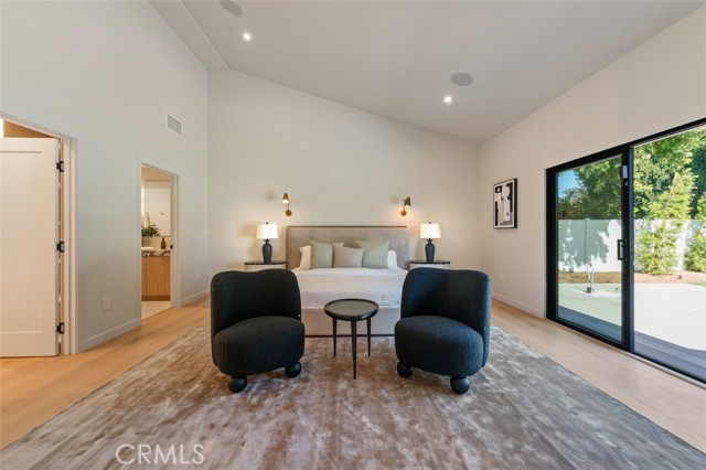 Detail Gallery Image 26 of 46 For 8960 Oak Park Ave, Northridge,  CA 91325 - 4 Beds | 3/1 Baths