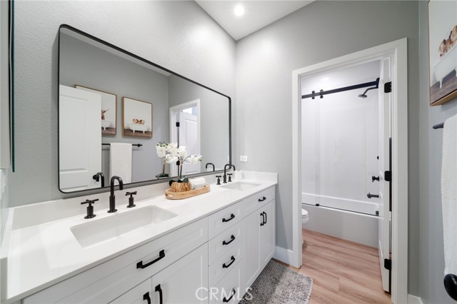 17042 Meteor Way, Riverside CA: https://media.crmls.org/medias/cd77e50d-1045-4ca9-9669-f88ee5963355.jpg