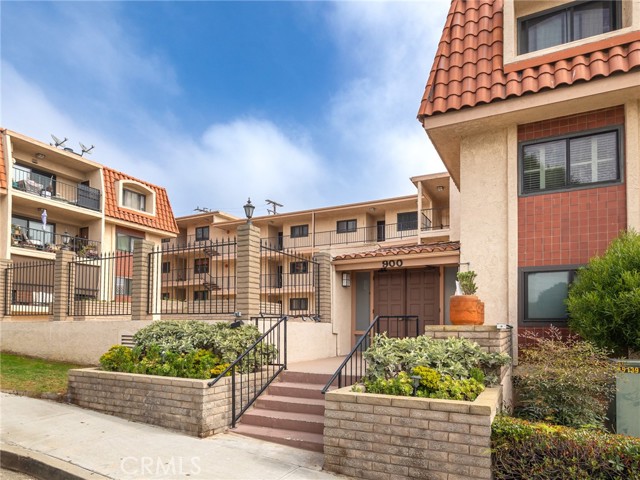 Detail Gallery Image 1 of 1 For 900 Cedar St #208,  El Segundo,  CA 90245 - 2 Beds | 2 Baths