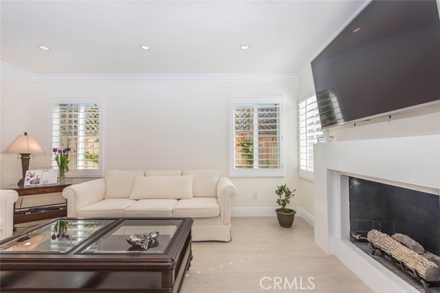 Detail Gallery Image 4 of 53 For 11 Wickland, Irvine,  CA 92620 - 4 Beds | 3 Baths