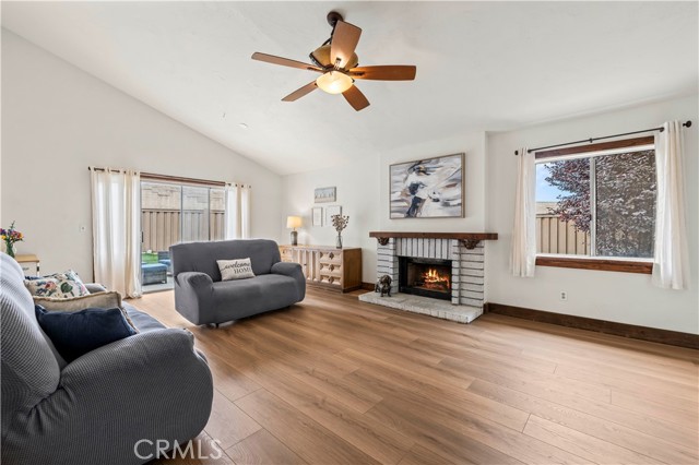 16606 Shinedale Drive, Canyon Country CA: https://media.crmls.org/medias/cd790d87-8338-402f-9b11-be3cf27ec3f7.jpg