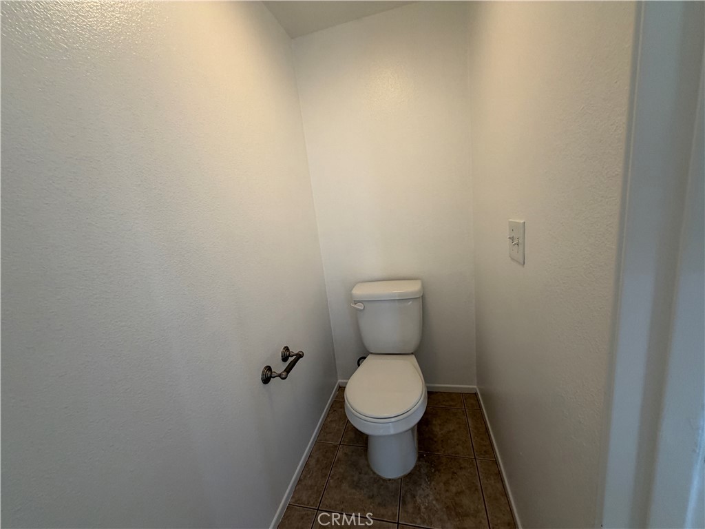 https://media.crmls.org/medias/cd792f87-126a-473d-8ebd-a2df8c76bc86.jpg?preset=X-Large