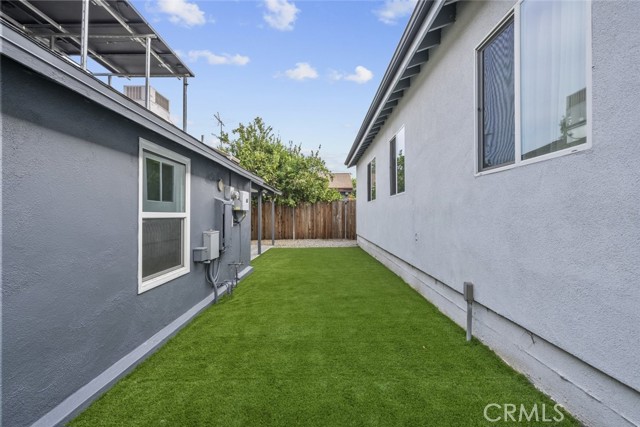 Detail Gallery Image 32 of 33 For 7952 White Oak Ave, Northridge,  CA 91325 - 2 Beds | 1 Baths