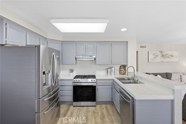 Detail Gallery Image 10 of 26 For 24546 New Haven Dr, Murrieta,  CA 92562 - 3 Beds | 2/1 Baths