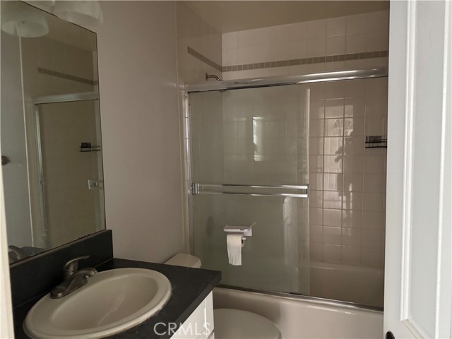 Detail Gallery Image 5 of 5 For 8515 Villa La Jolla Dr #B,  La Jolla,  CA 92037 - 1 Beds | 1 Baths