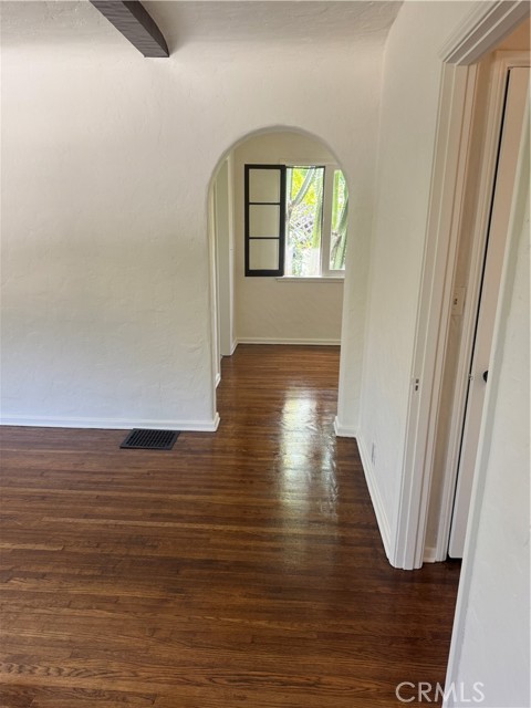 Detail Gallery Image 8 of 42 For 1960 Olive Way, Pasadena,  CA 91104 - 2 Beds | 1 Baths