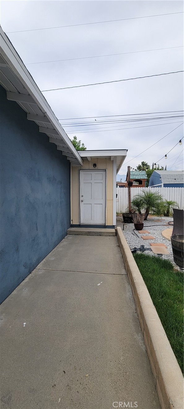 659 E 5th Street