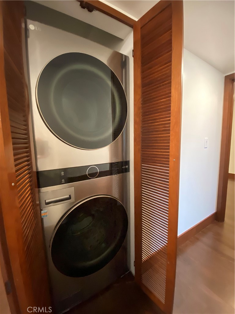 https://media.crmls.org/medias/cd7d9c62-e7a8-4f82-bace-41757f1b2f81.jpg?preset=X-Large