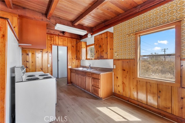 Detail Gallery Image 7 of 20 For 9163 Navajo Trl, Morongo Valley,  CA 92256 - 1 Beds | 1 Baths