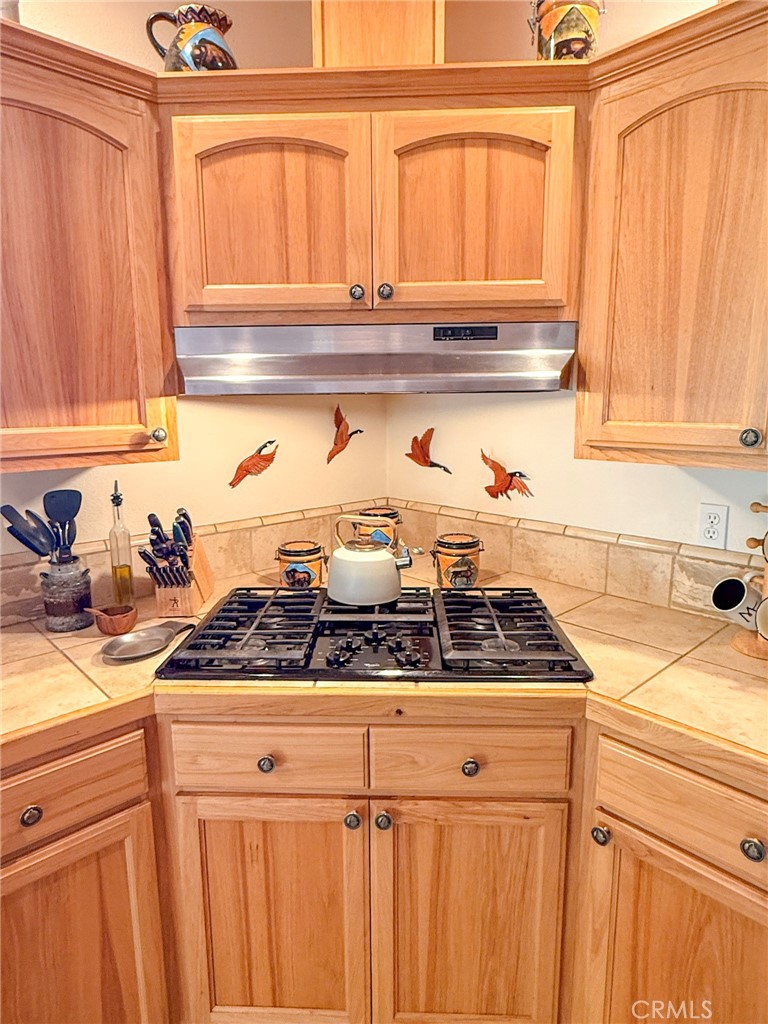 https://media.crmls.org/medias/cd7e8d81-9f19-476c-b0ab-7cbfc77e1c64.jpg?preset=X-Large