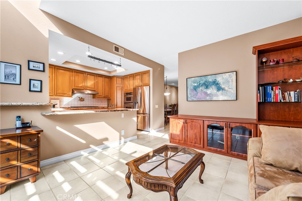 MLS #OC25270158 image #12