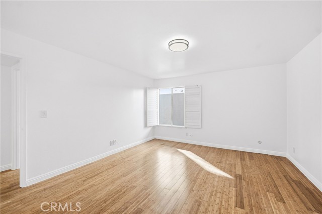 Detail Gallery Image 7 of 17 For 15030 Victory Bld #103,  Van Nuys,  CA 91411 - 2 Beds | 2 Baths