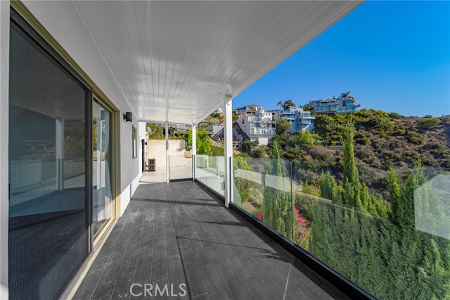 Detail Gallery Image 29 of 53 For 685 Nyes Pl, Laguna Beach,  CA 92651 - 3 Beds | 2/1 Baths