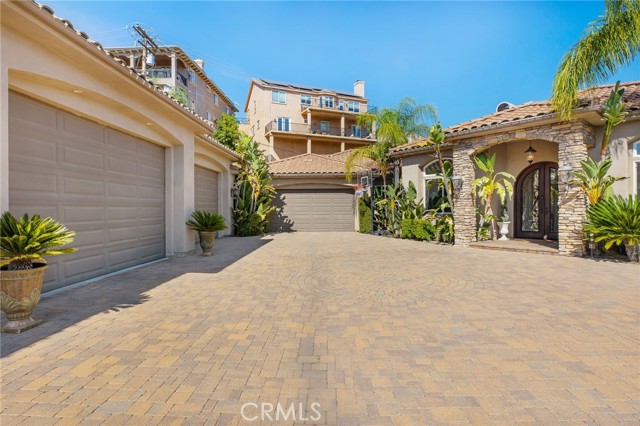 Detail Gallery Image 2 of 68 For 22928 San Joaquin, Canyon Lake,  CA 92587 - 4 Beds | 4/2 Baths
