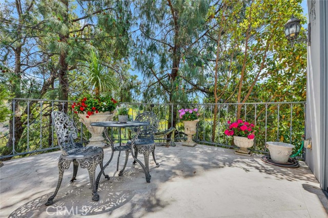 10302 Broadview Place, North Tustin CA: https://media.crmls.org/medias/cd80c025-1b96-43bc-95a7-874f2ffe9d94.jpg