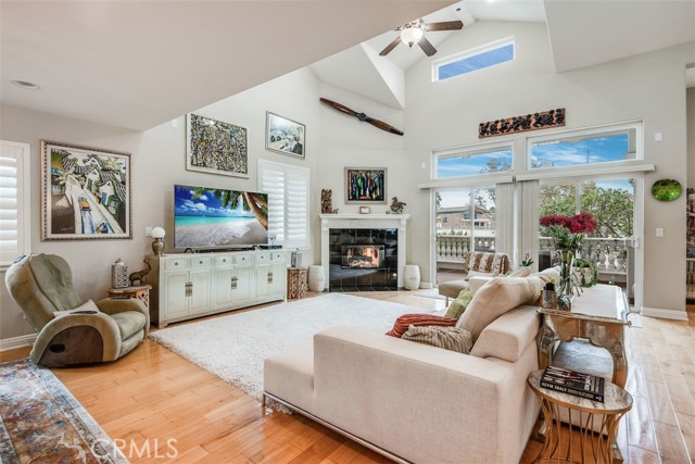 Soaring ceilings and great windows