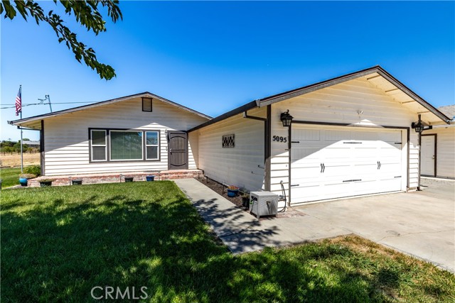 5095 Whispering Oak Way, Paso Robles CA: https://media.crmls.org/medias/cd81c035-1c46-4cbf-9d05-6fca09dab7f0.jpg