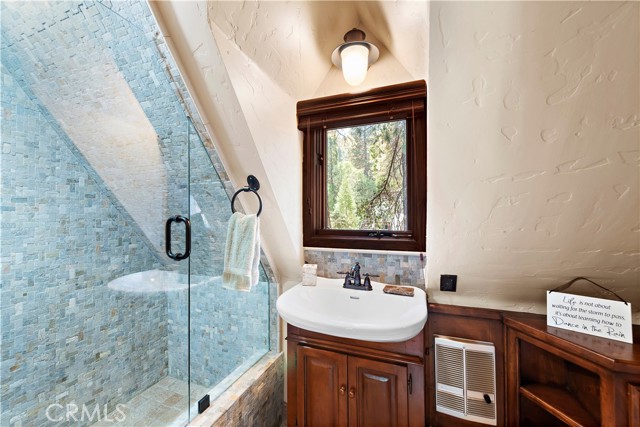 Detail Gallery Image 43 of 70 For 400 Cottage Grove Rd, Lake Arrowhead,  CA 92352 - 4 Beds | 4 Baths