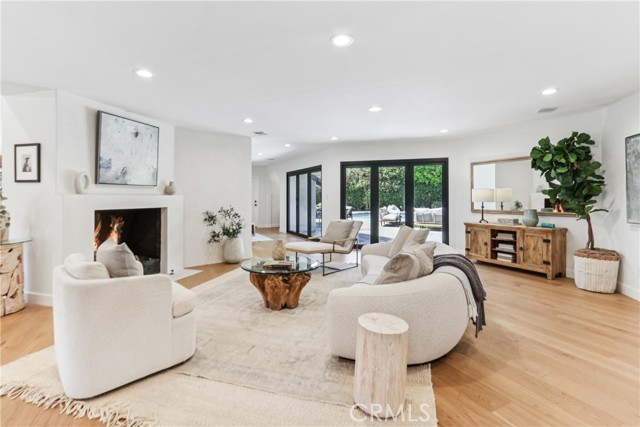 Detail Gallery Image 4 of 24 For 3389 Wrightview Pl, Studio City,  CA 91604 - 3 Beds | 3/1 Baths
