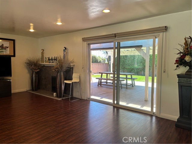 Detail Gallery Image 4 of 23 For 2032 E Fern Dr, Fullerton,  CA 92831 - 3 Beds | 2 Baths