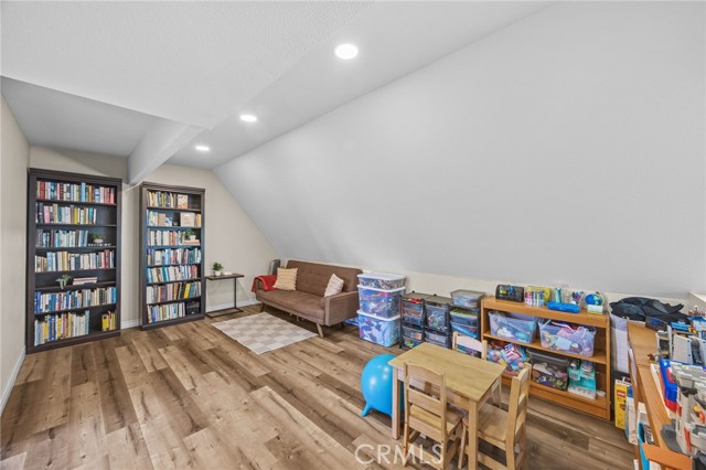 Image 25 of 51 For 18864 Cordata