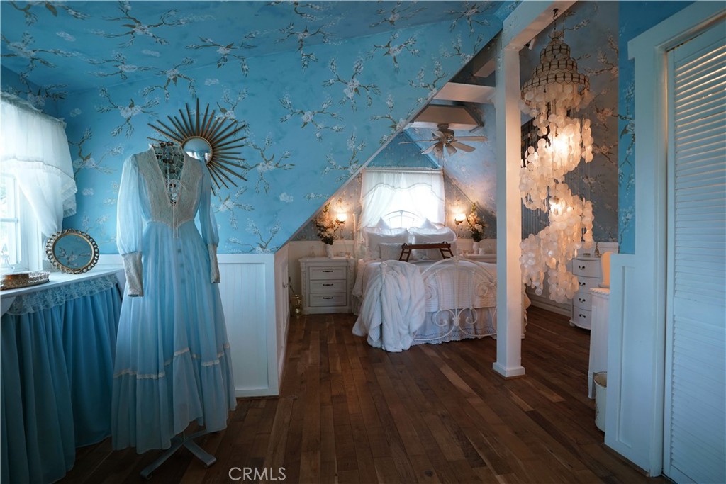 https://media.crmls.org/medias/cd84d415-f18f-4102-965b-2dddafd741cf.jpg?preset=X-Large