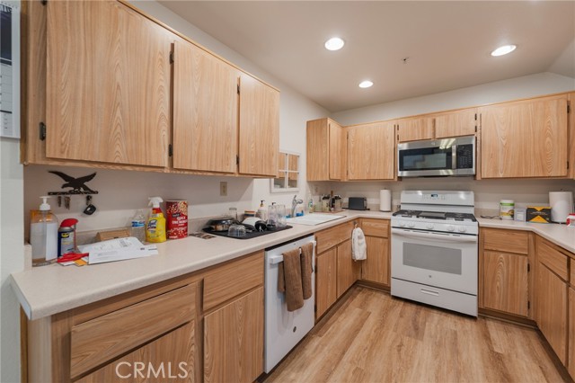 409 Utica Avenue, Huntington Beach CA: https://media.crmls.org/medias/cd84facd-c628-4cbd-b099-54bf3a594f24.jpg