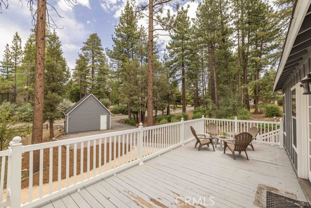 42385 Fox Farm Road, Big Bear Lake CA: https://media.crmls.org/medias/cd8632a3-f693-4d7c-9b8c-79f8617a04ab.jpg