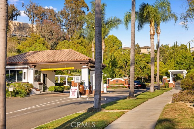 27684 Manor Hill Road, Laguna Niguel CA: https://media.crmls.org/medias/cd8648fa-c281-41fc-8f09-2916e1402460.jpg