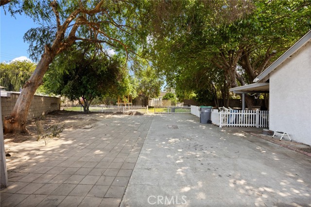 4060 Olive Street, Chino CA: https://media.crmls.org/medias/cd86a8f0-9564-4711-be25-97c72b1a4504.jpg