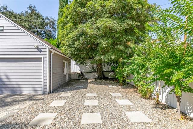 Detail Gallery Image 32 of 37 For 2737 Rustic Ln, Glendale,  CA 91208 - 1 Beds | 1 Baths